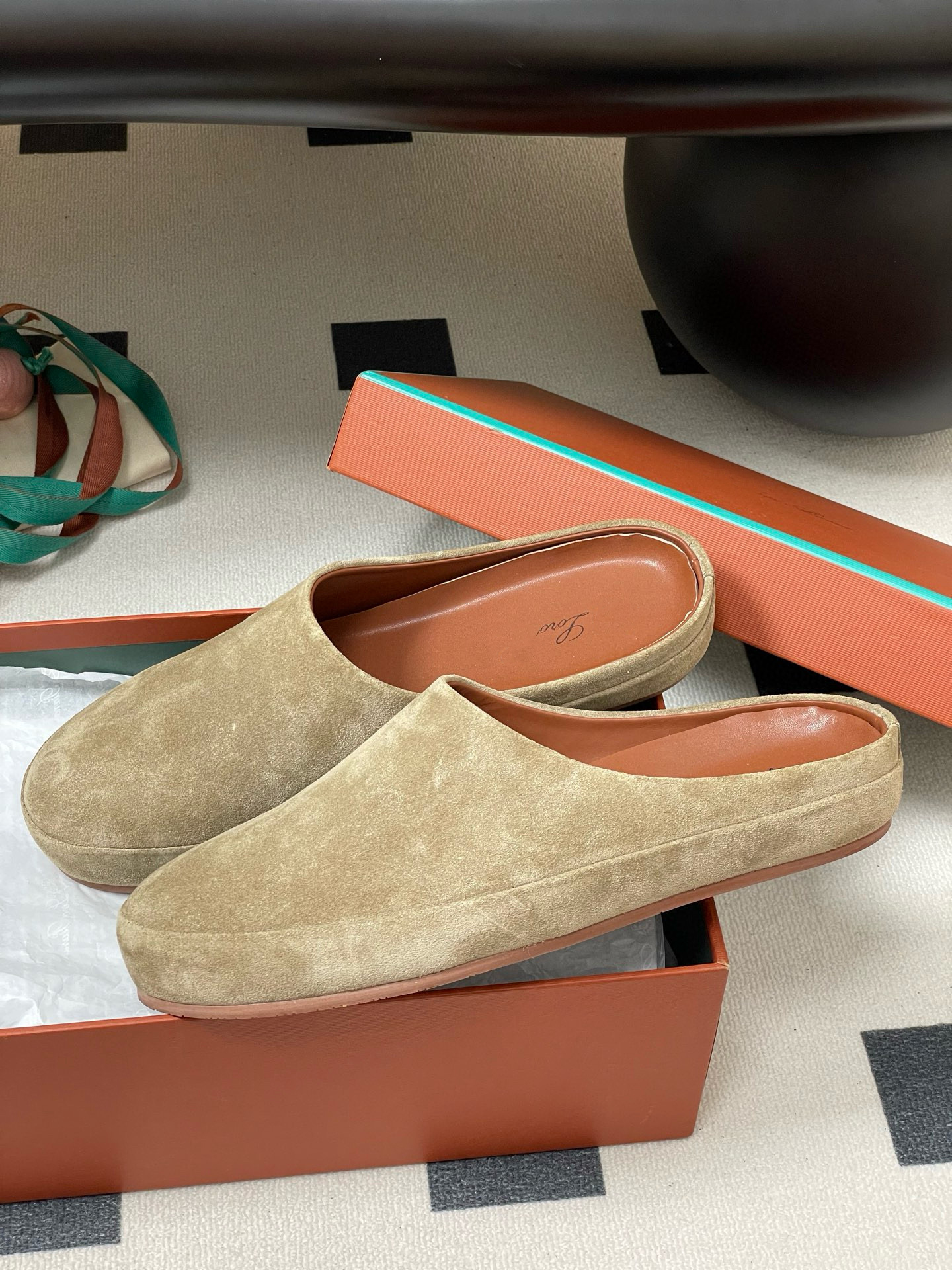 designer Shoes Tomori Sabot Men Women mules Old money style suede Vintage toe half slippers Thick soled lazy slippers Size 35-45