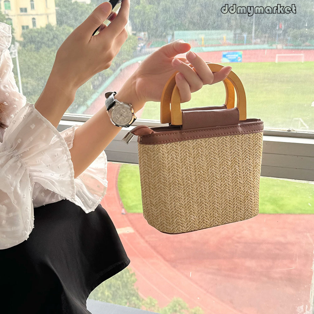 Ddmymarket Korean Version Ins Small for Women Beach 2025 New Niche Crossbody Woven Ladies Handheld Straw Bucket Bag