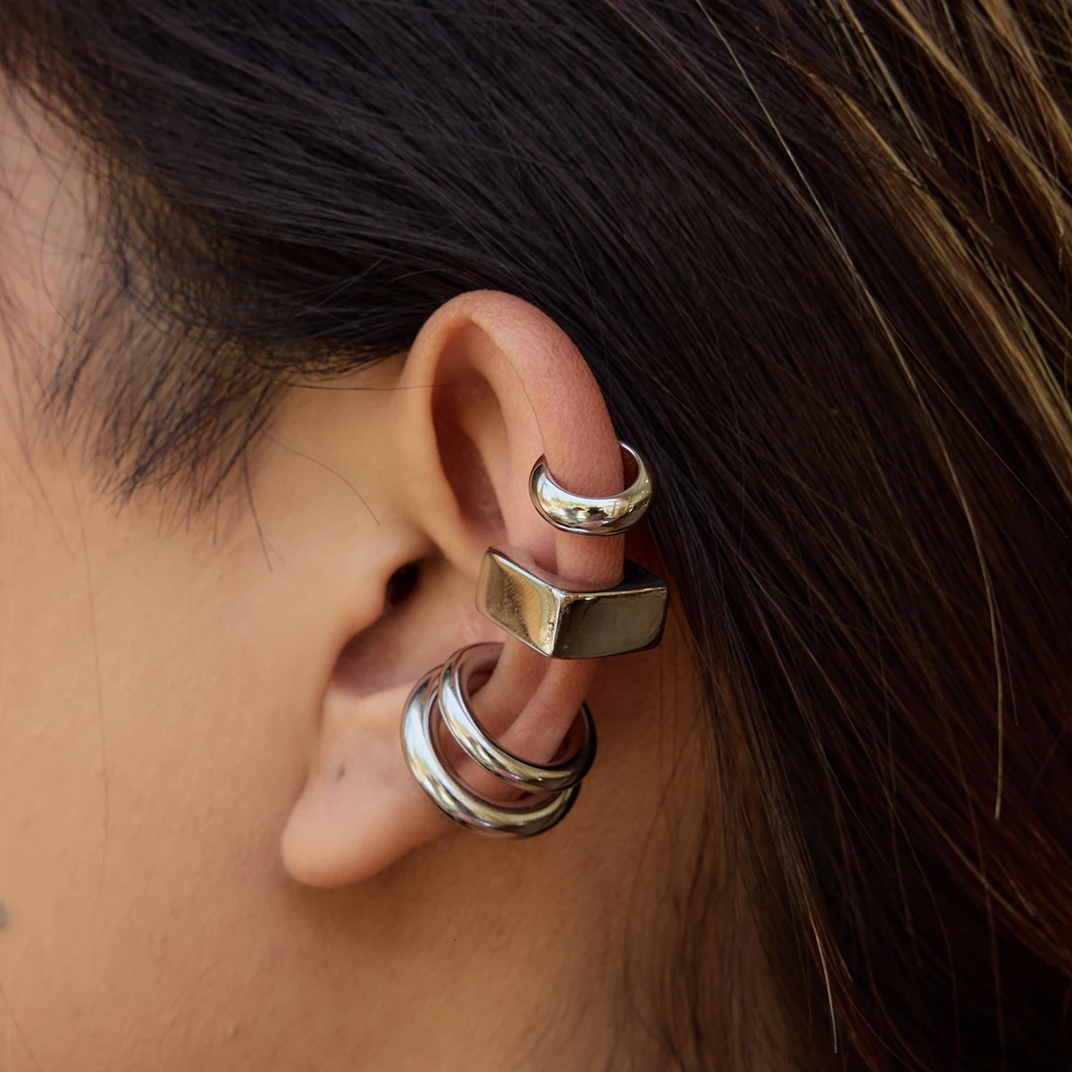 Zora Unisexe Les clips d'oreille en acier inoxydable géométrique de base peuvent être empilés et usés accessoires imperméables à la mode minimali