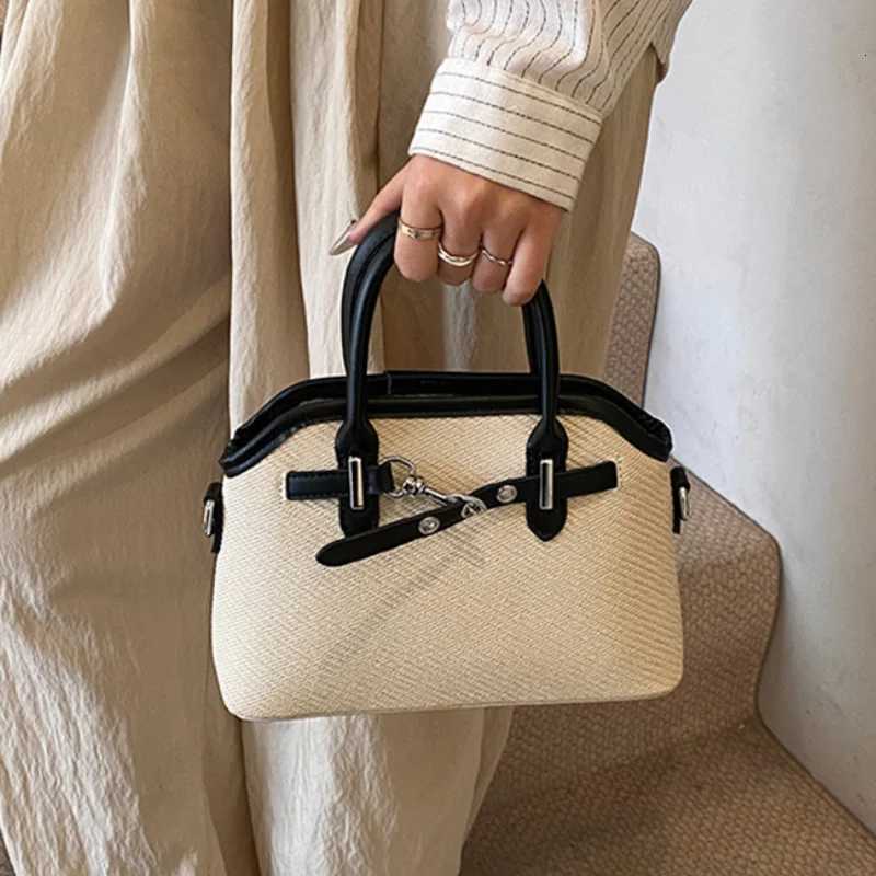 igh Quality Belt Shell Handbag Korean Fashion Textured Leather Niche Contrast Color Casual Commuting New Small Square Bag Z250815