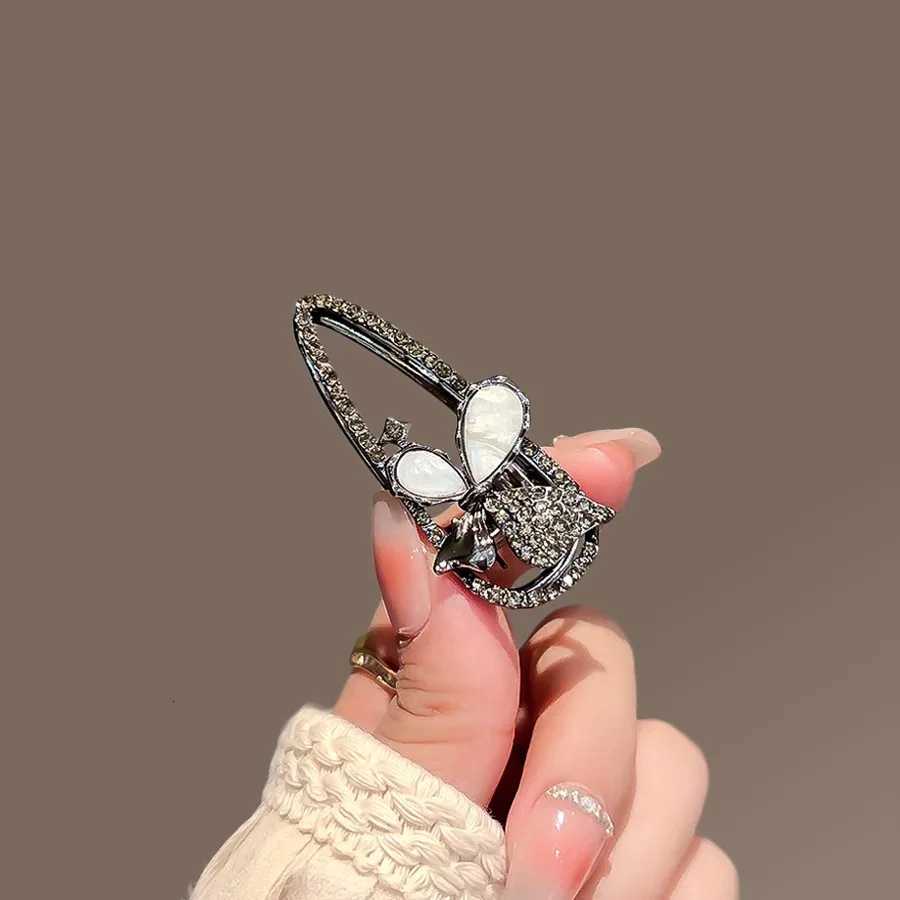 Korean Sle Opal Rhinestone Hollow Butterfly Hair Clip Womens Side Bangs Clip High-end Duckbill Clip Fashion Hair Accessories Z250815