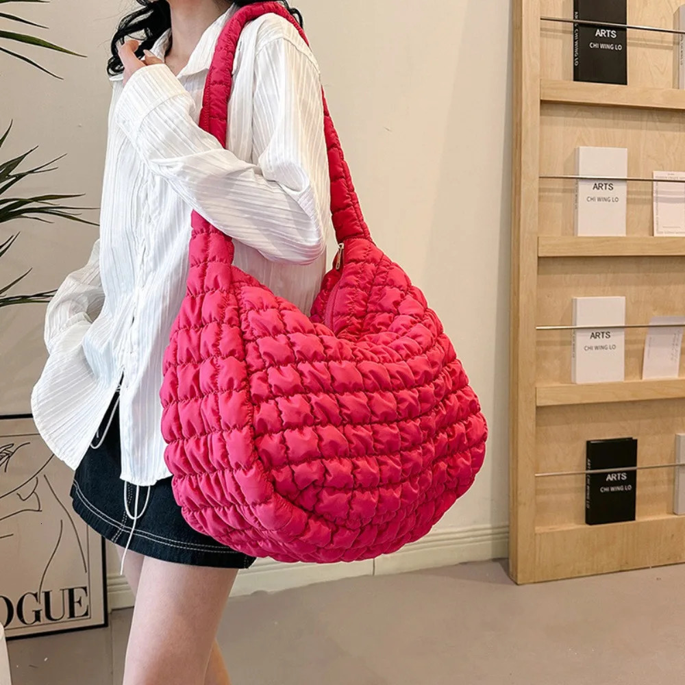 2025 Niche Pleated Cloud Bag For Women Large Capacity Shoulder Crossbody Bag Nylon Tote Bag Ladies Handbags250813