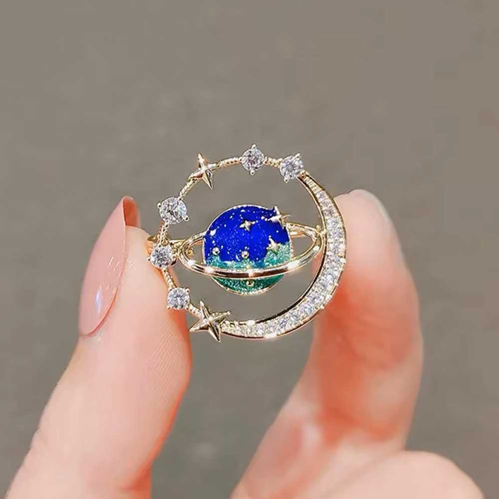 Blue Starry Sky Universe Planet Zirconia Moon Brooch Women Ins Style Fashion Jewelry Elegant Safety Pin For Suit Cardigan XJ250815