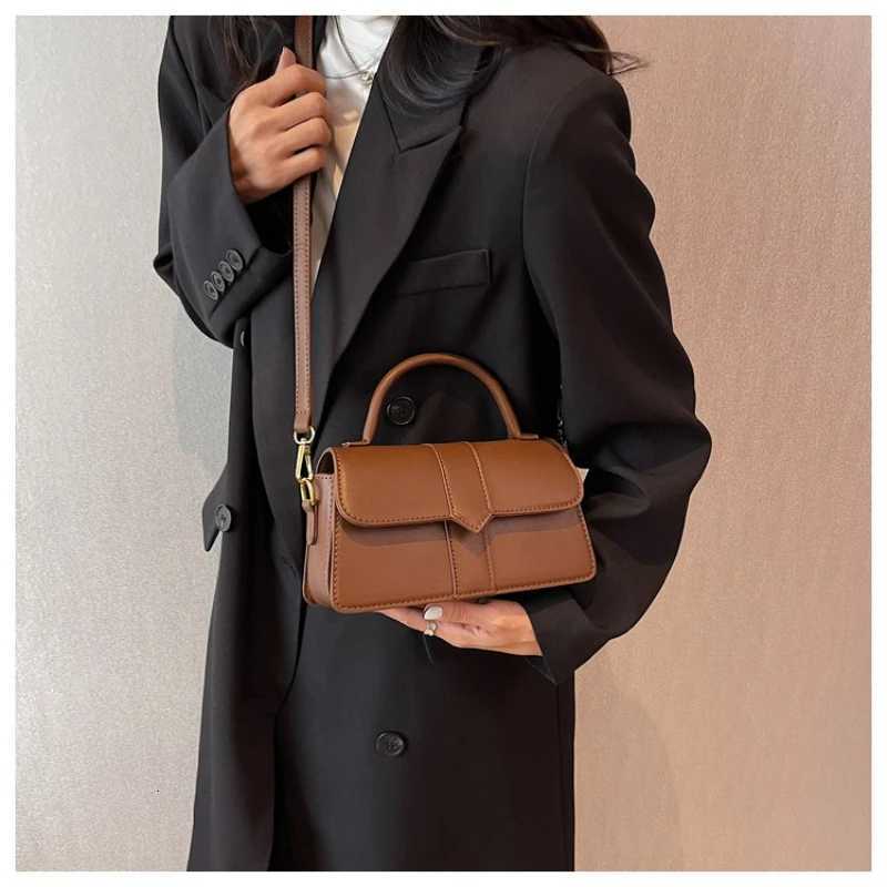 2025 New Vintage Zipper Crossbody PU Square Bag Korean Style Shoulder Bags Lightweight Fashionable Women Soft Phone Bag Z250815