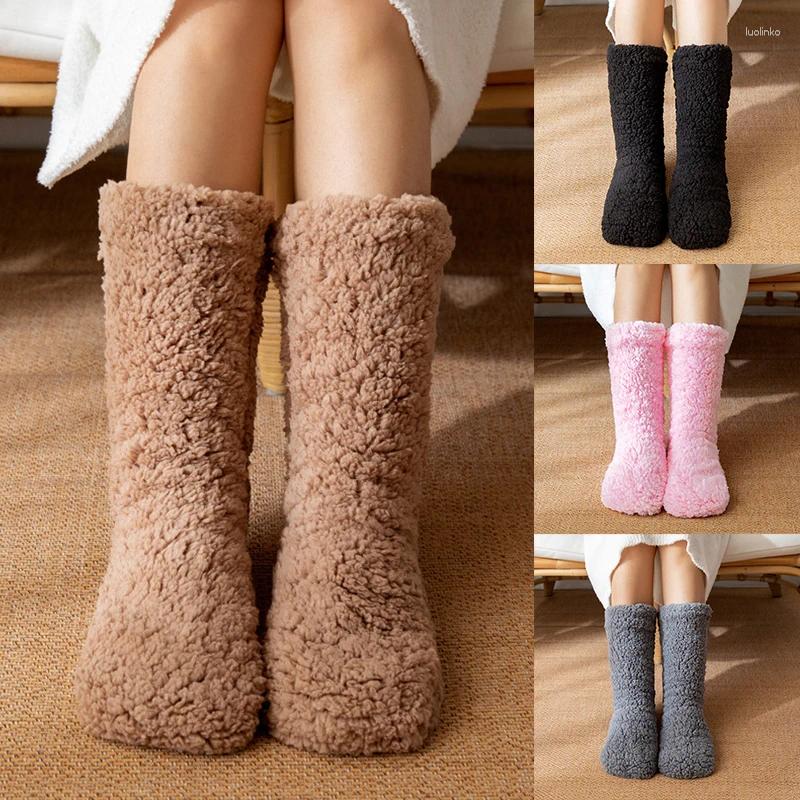 Femmes chaussettes d'automne d'hiver Cachemire thermique épaissis pour une couleur de velours de couleur unie de couleur de couleur de couleur un