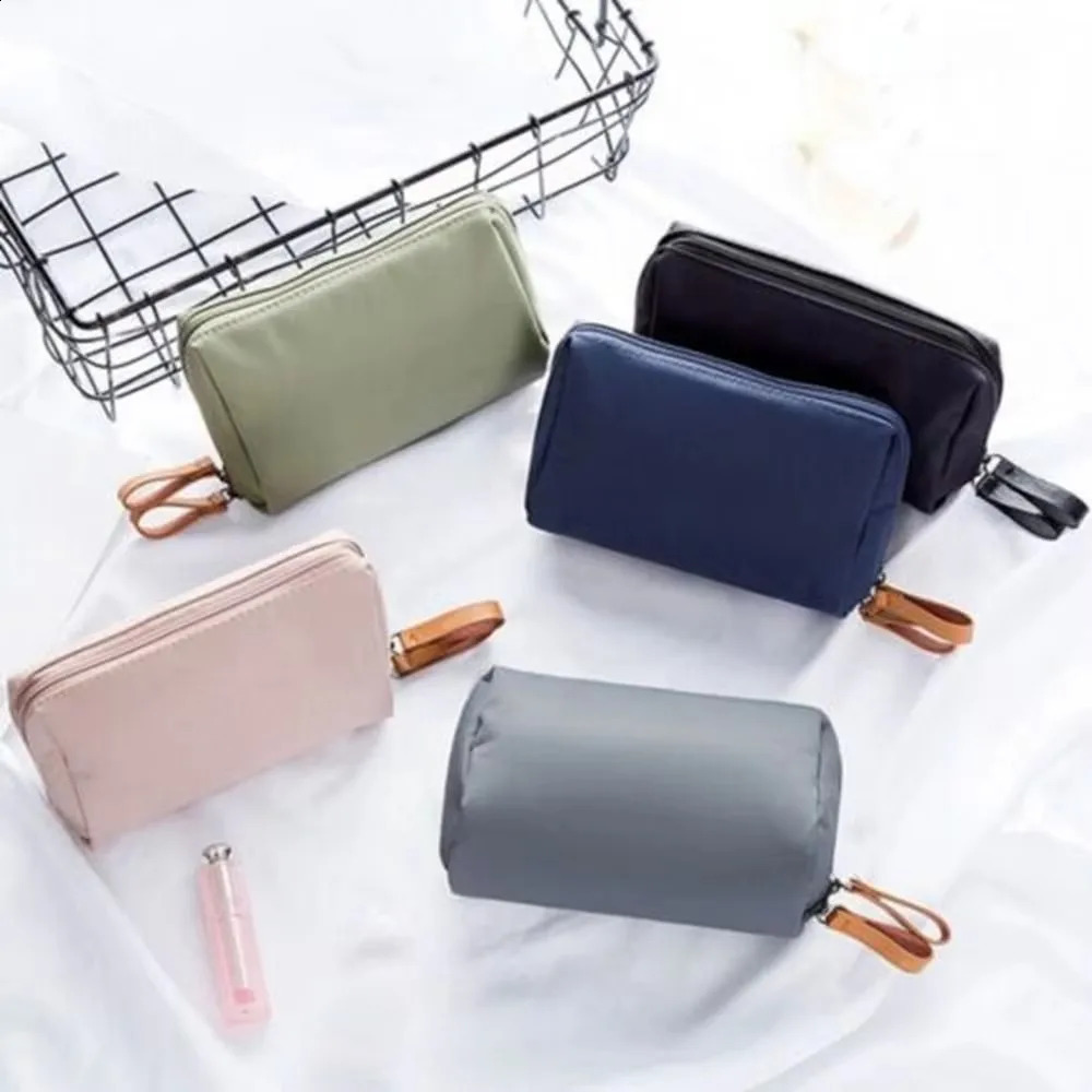 Sac de maquillage pour femmes imperméables Sac cosmétique Sac de rangement Sac de rangement Mini Sac à lèvres Small Sac Toitrage Sac Organisateur