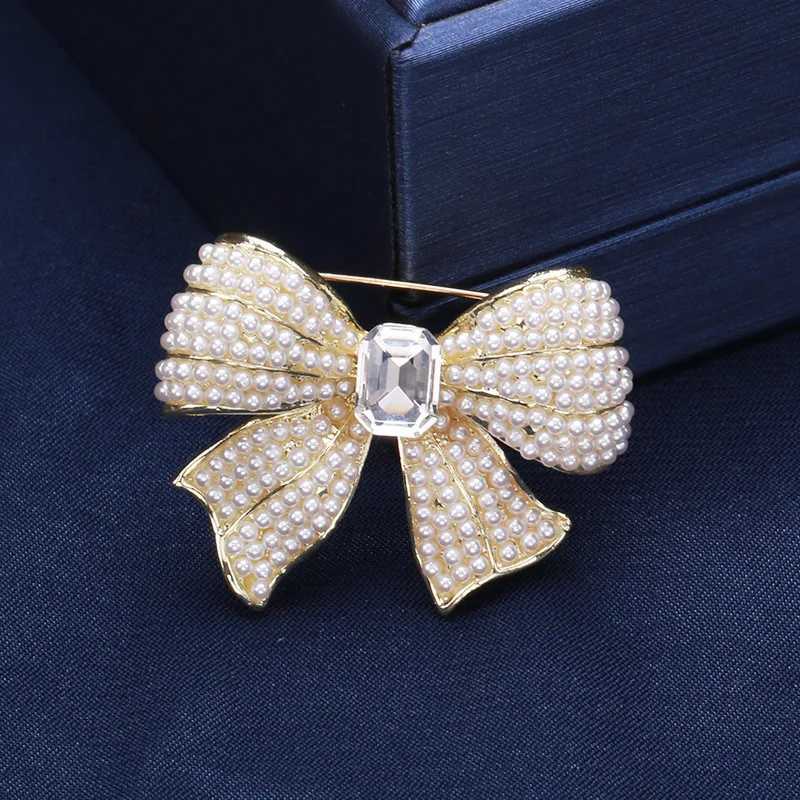 Fashion Elegant Women Girls Bow Rhinestone Pearl Pins Corsage Exquisite High Quality Womens Party Wedding Brooches Badges XJ250815