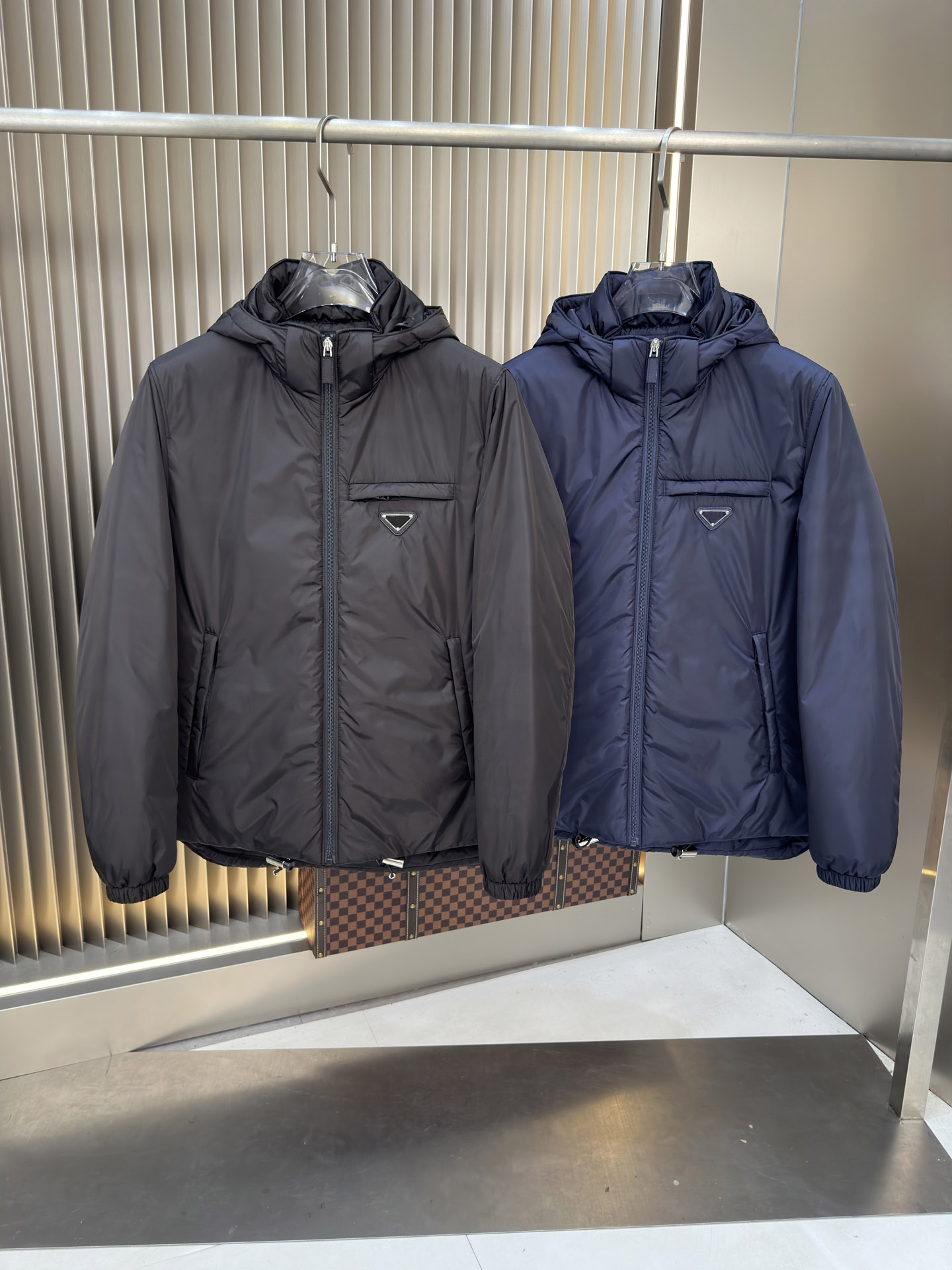 Hiver High Quality Mens Down Highend Outdoor Windprooter Material Top Brand Designer Jacket