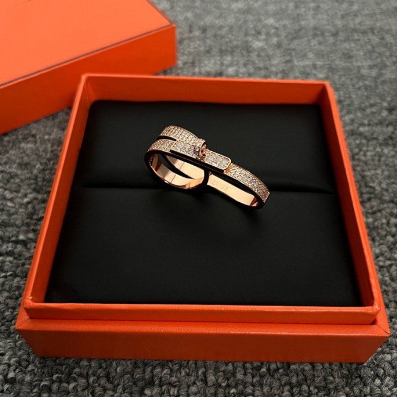 Anneaux de haut des anneaux de créateurs pour femmes pour femme de luxe Bande de bague de luxe bijoux élégant classique double couche dorée nez c