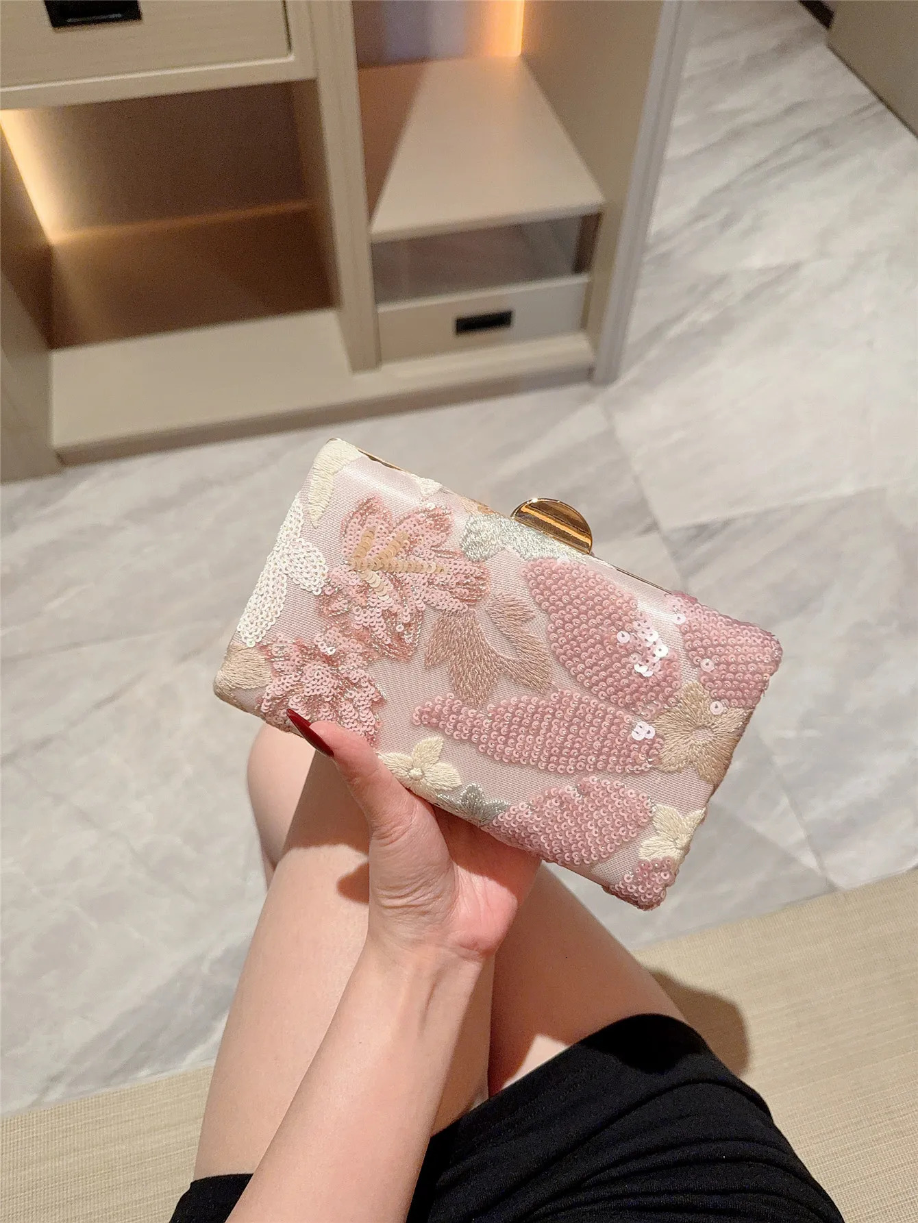 Cross-Border Sequin Embroidery Flower Chain Clutch Bag Chain Bag Spring and Summer Fashion Trendy Womens Bag Crossbody Bag 250812