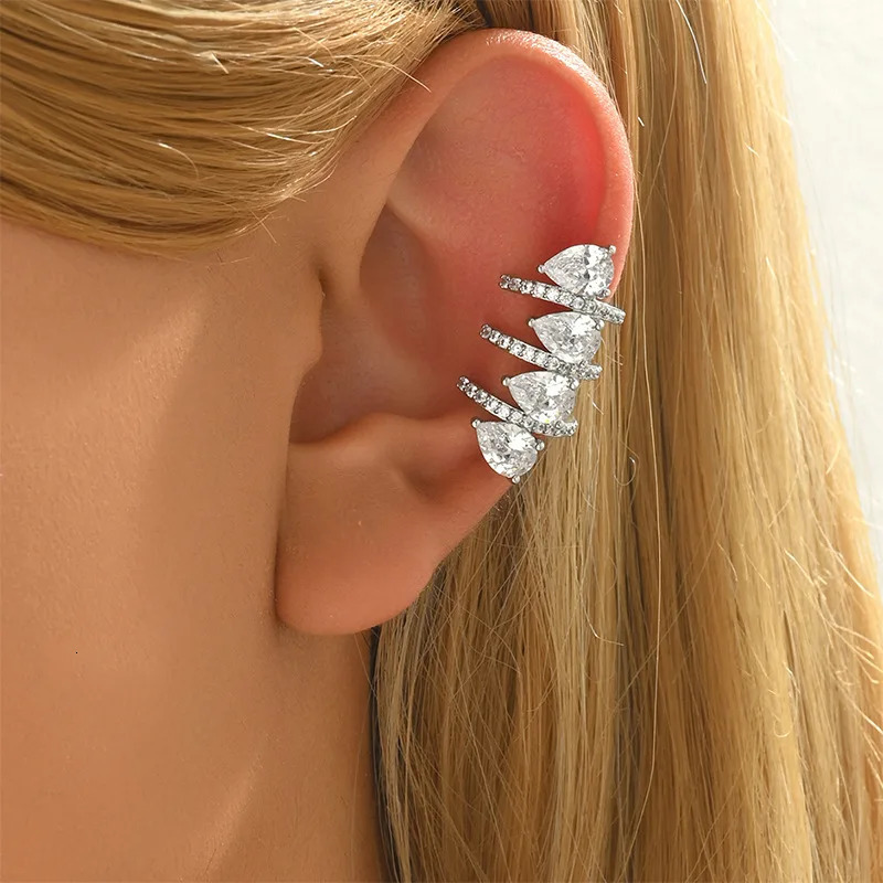 Boucles d'oreilles en forme de gouttelettes en forme de gouttelettes en forme de goutte d'eau en forme de zircon en forme de zircon