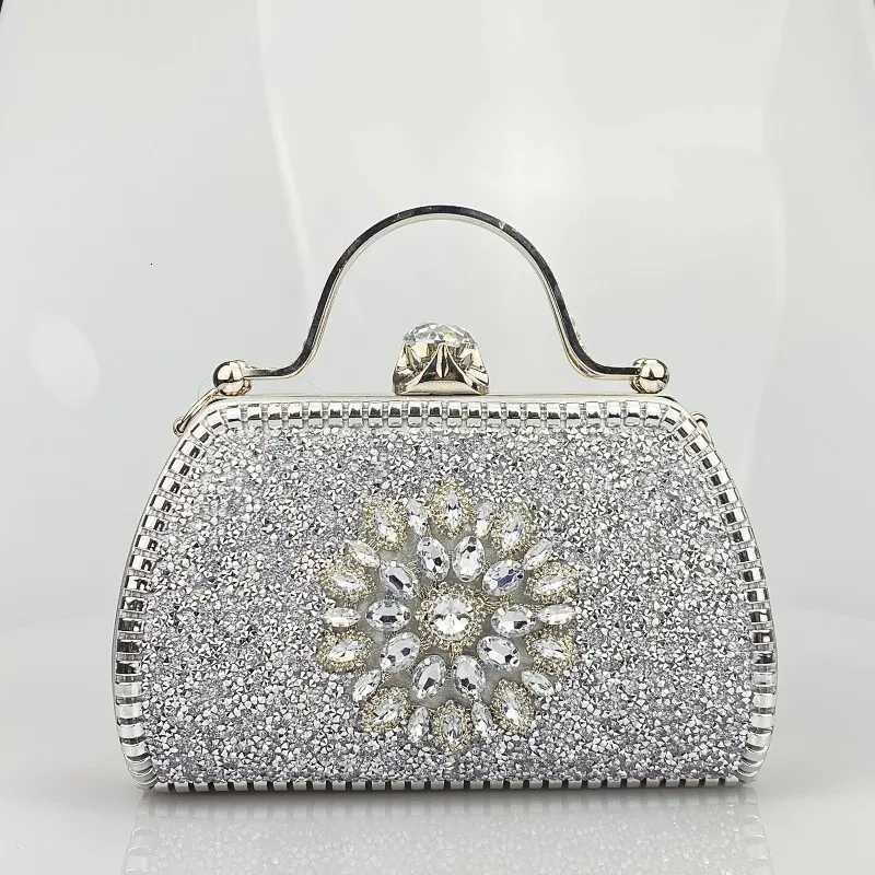 Nouvelle arrivée fleur de fleur cristal Mariage Bridal Pourse Dîner de créateurs pour femmes sacs à main sacs de diamants Z250815