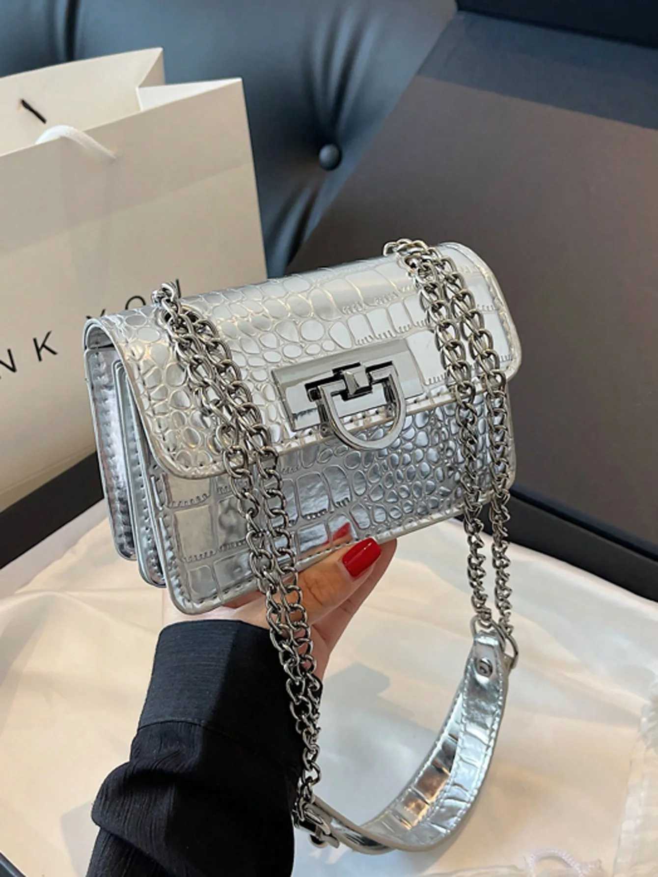 Mini sac de quincaillerie en argent embelli Pu Twist Lock Portable Sac à bandoulière pour le sac à main à l'épaule Z250815