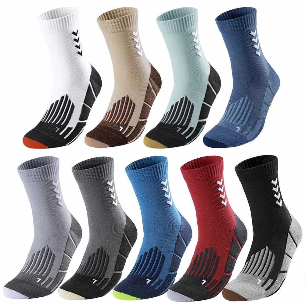 New Cool Men Cotton Running Sport Socks Male Basketball Tennis Sport Cycling Riding Big Size Middle Tube Socks For Men XJ250815