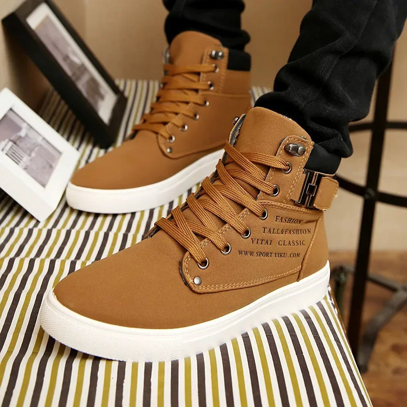 Mens Boots Korean Version Mens Shoes High Top Skateboard Shoes Retro Platform Casual Lace Up Men Fashion Boots 250811