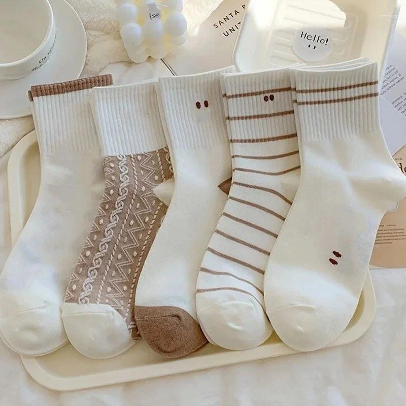 Chaussettes de femmes 5 paires mignonnes imprimé souriants confortable Crew Soft Sports Stocks pour femmes Hosiery