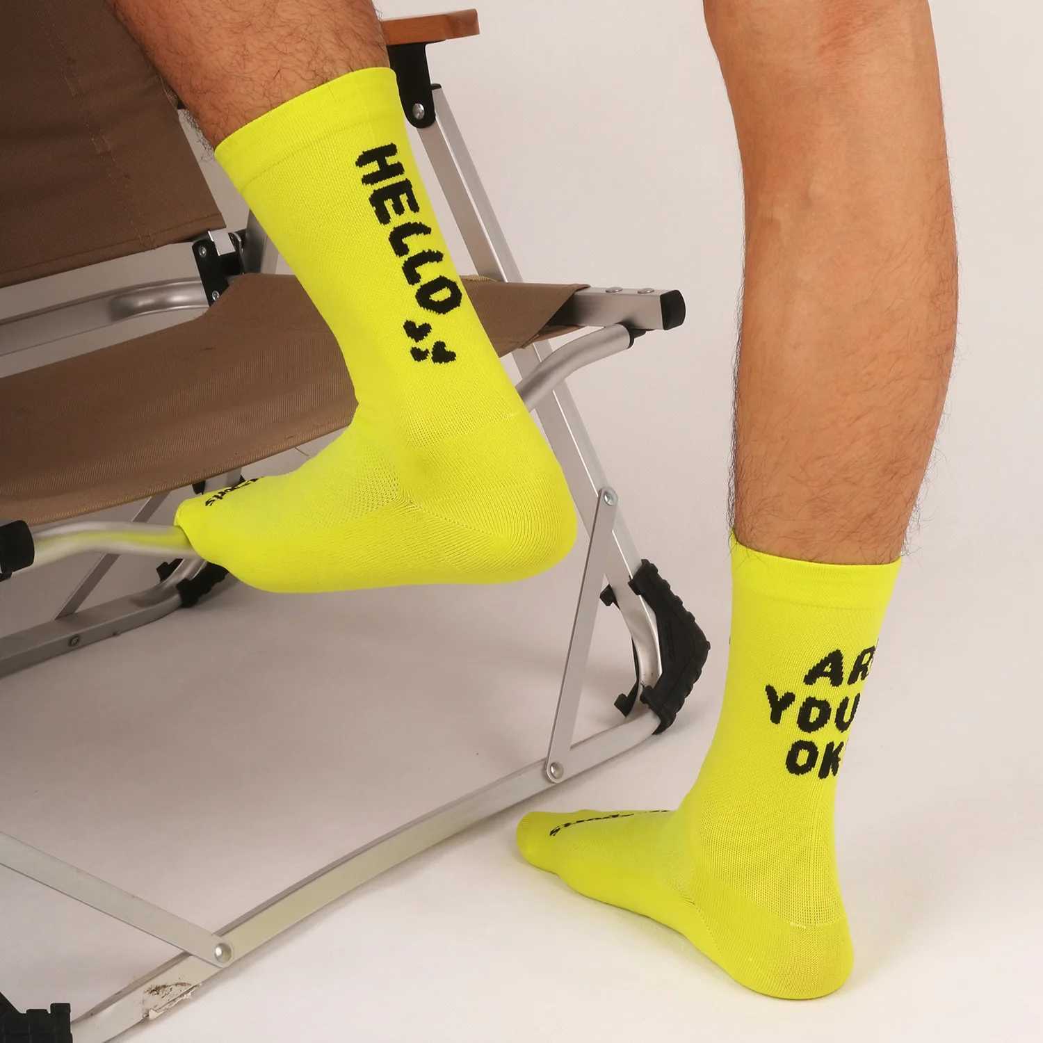 New Professional Bicycle Cycling Socks Soft Breathable Quick Dry Absorbent Elastic Unisex Sports Socks Middle Tube Socks Mens XJ250815