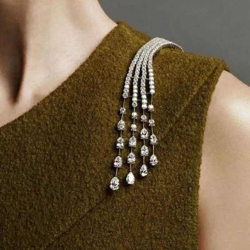 2025 New Arrival Light Luxury Exquisite Crystal Meteor Long Tassel Brooch For Women Fashion Sweet Geometry Jewelry Party Gifts XJ250815