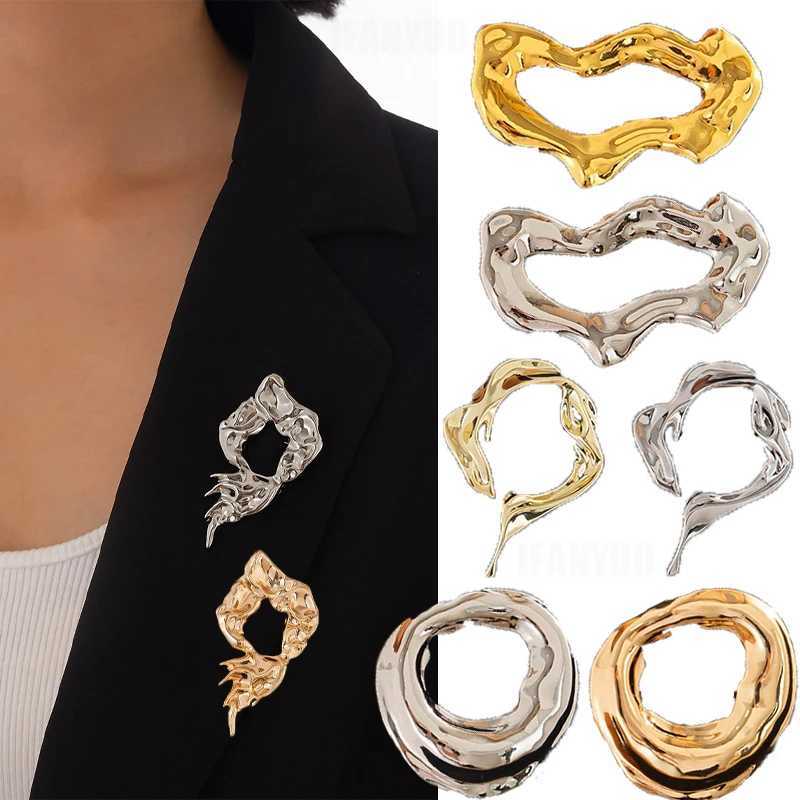 Vintage Metal Glossy Gold Silver Color Brooch for Women Unique Fashion Suit Geometric Pins Party Jewelry Gifts Decor Supplies XJ250815