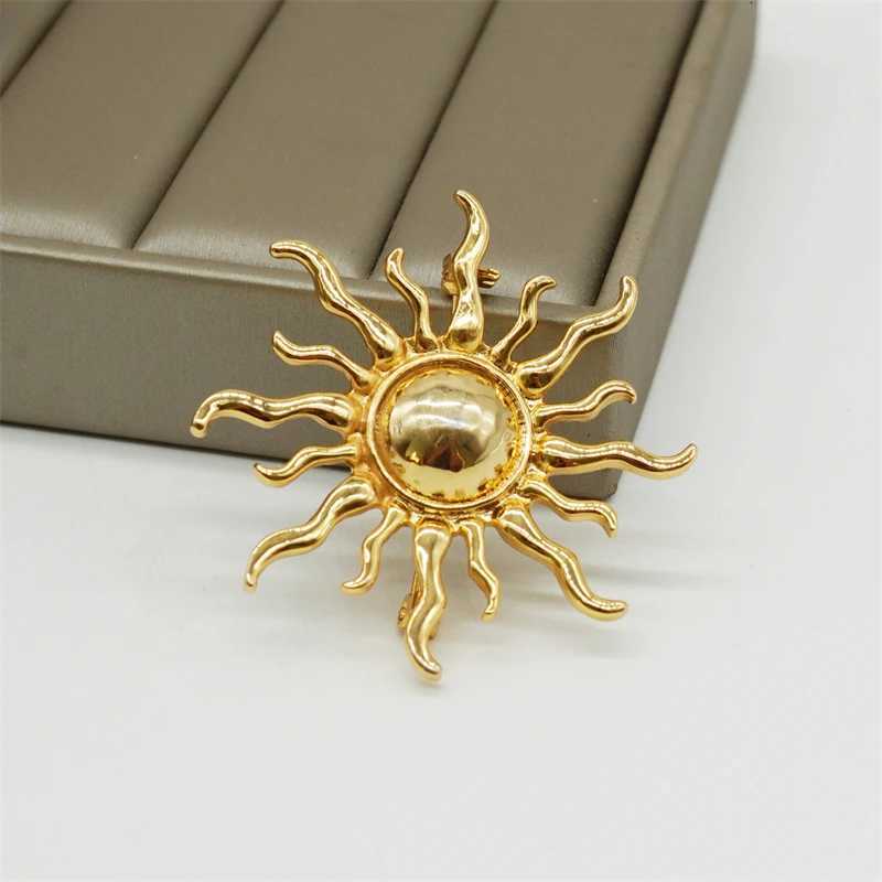 Bijoux antique mode Golden Sun God Brooch Fomen Femmes Men Ment Accessoires Femme Broches de cristal vintage XJ250815