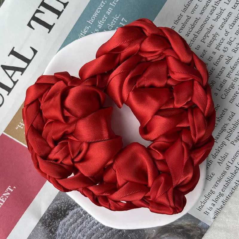 Handmade Exaggerated Woven Wool Big Flower-Shaped Intestine Hairband for Women Girl Retro Hair Ring 2024 New Ins Headwear Z250815