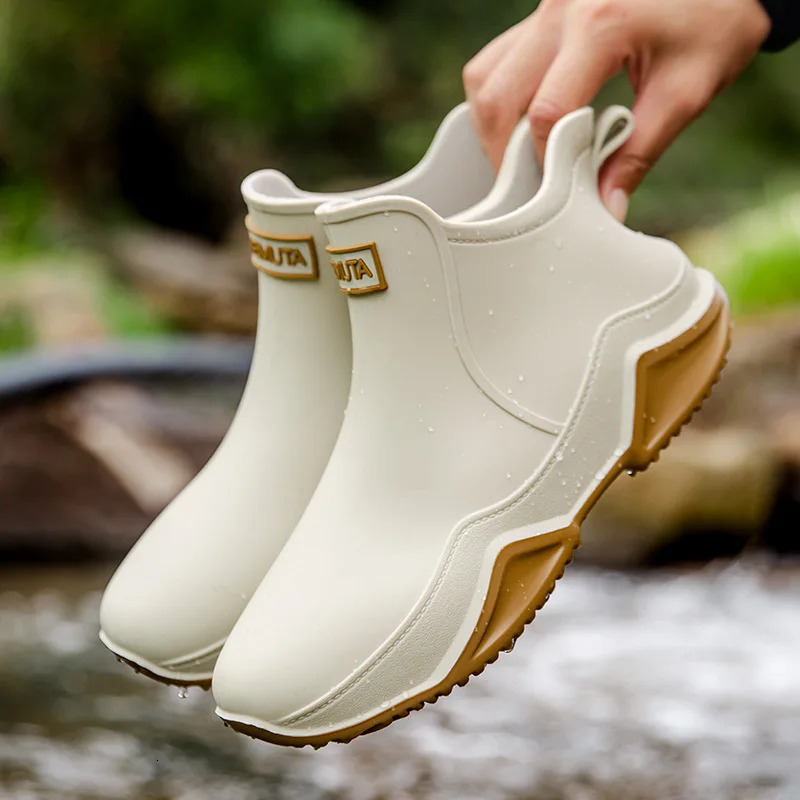 Low-cylinder Rain Shoes for Men and Women Outdoor Fishing Waterproof Shoes Stylish Style for Outdoor Wear Rain Boots 250811