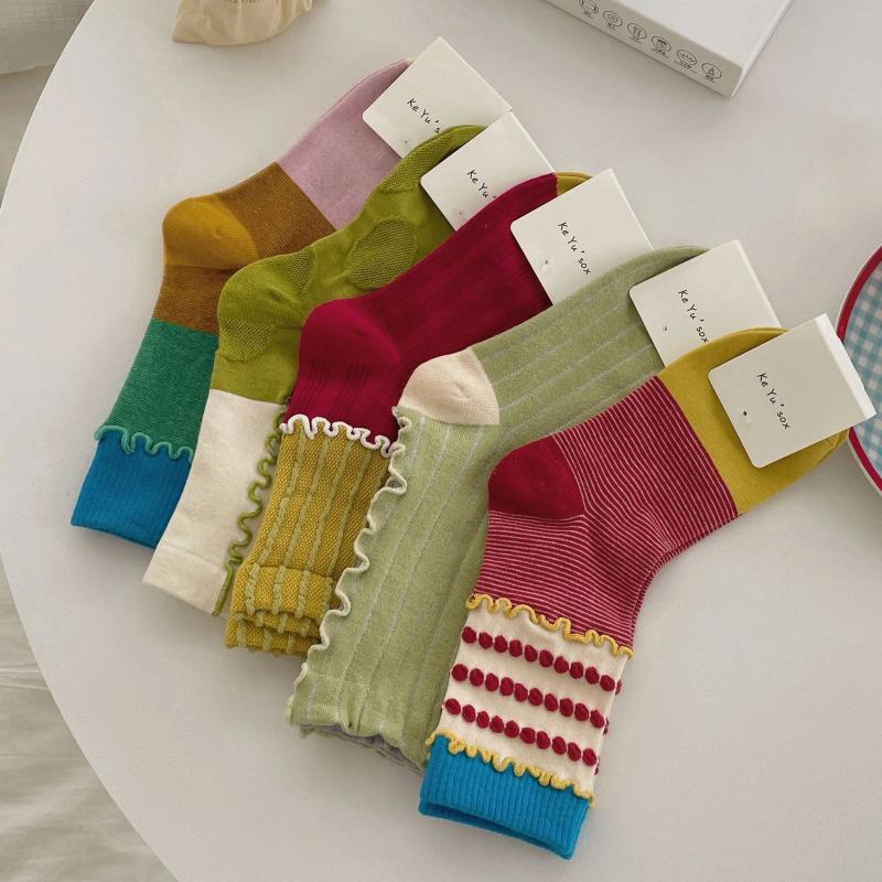 Chaussettes de femmes pour femmes de printemps d'été coton petites chaussures en cuir pile bonbons couleur en bois oreille bordure style pour fil