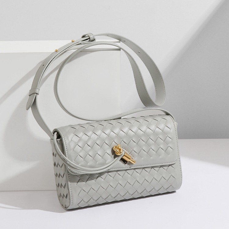 2025 New Women's Designer Handbag, High-quality Woven Bag, Fashionable High-end Lock Shoulder Crossbody Bag Women's Small Square Bag Outdo