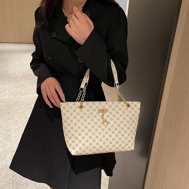 Women's Japanese-Korean Style Short Organizer Wallet, PU Square Crossbody Shoulder Bag with Chain Strap - Zipper & Hasp Closure, Nylon Lining, Passp