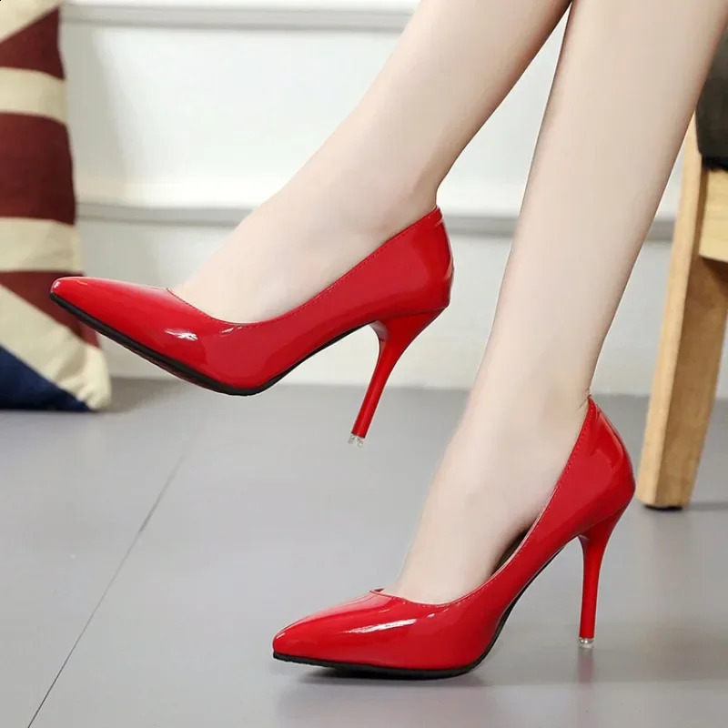 Pumps à orteil pointu en cuir breveté Chaussures femmes rouges 8cm talons hauts chaussures de bateau ombragés chaussures de mariage pour mariage