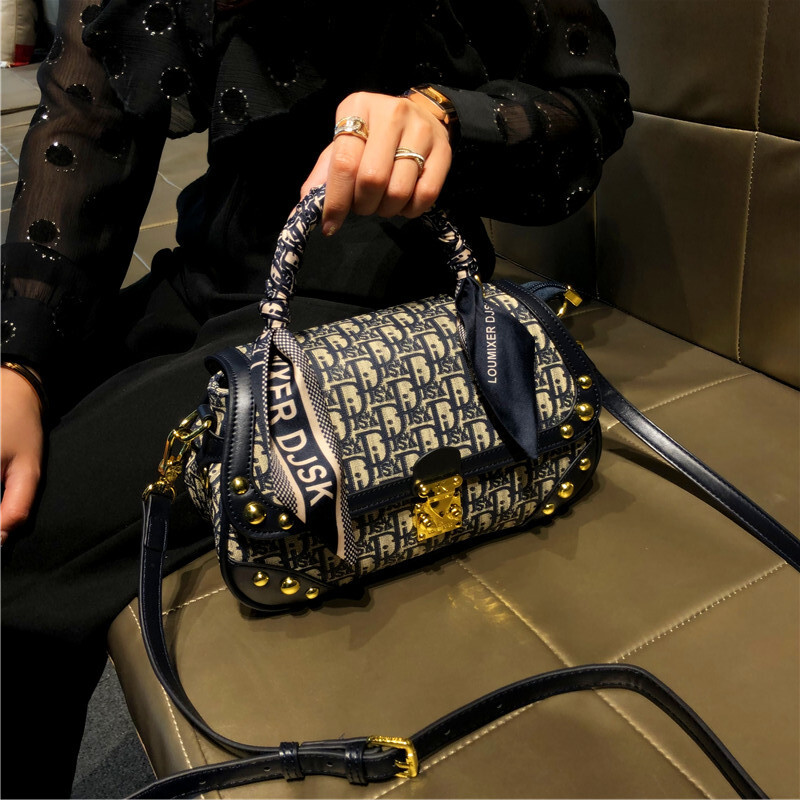 Brand Women's New Fashion Handbag Commuter Shoulder Genuine Leather Winter Crossbody Small Square Bag
