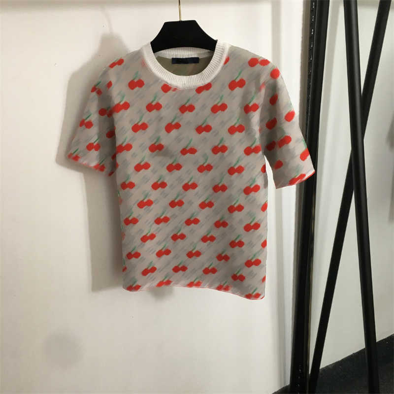Red Cherry Designer T-shirt Femmes Old Flower Logo Jacquard Tshirt tricoté à manches courtes