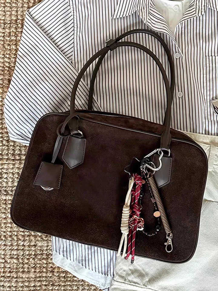 2025 New Autumn Winter High End Retro Commute Womens Suede Bowling Single Shoulder Boston Bag Soft Handle Korean Style Z250816