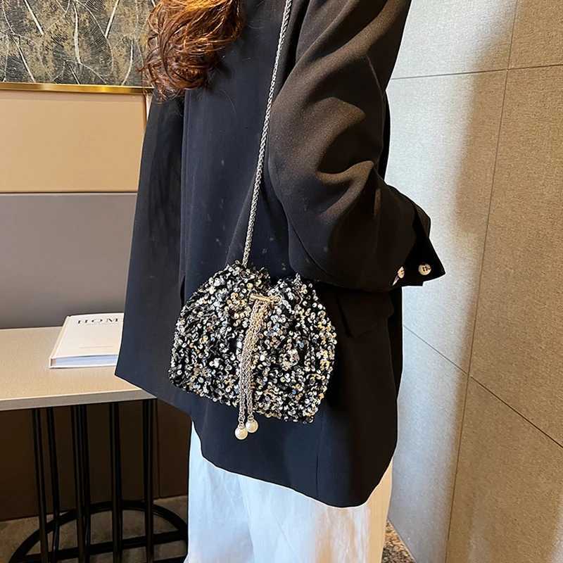 Good-looking Personality Sequin Womens New Korean Bucket Bag Bright Eyes Style Fashion Crossbody Dinner Single Shoulder Bags W250816