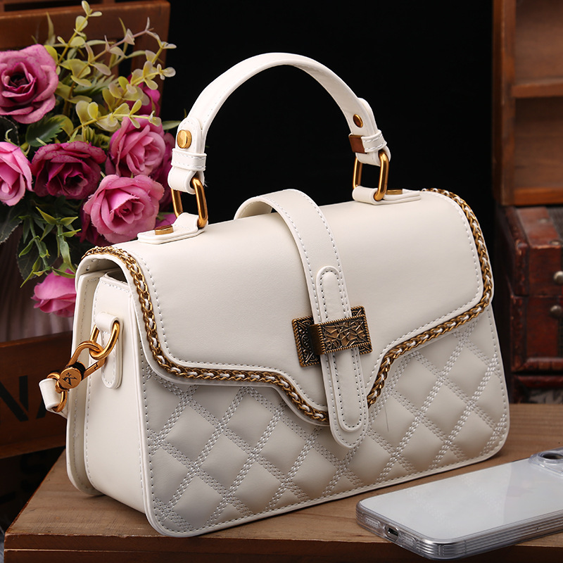 New Fashion Women's Bag, Quilted Handbag with High-end Feel, Versatile Shoulder and Crossbody Small Square Bag Trend