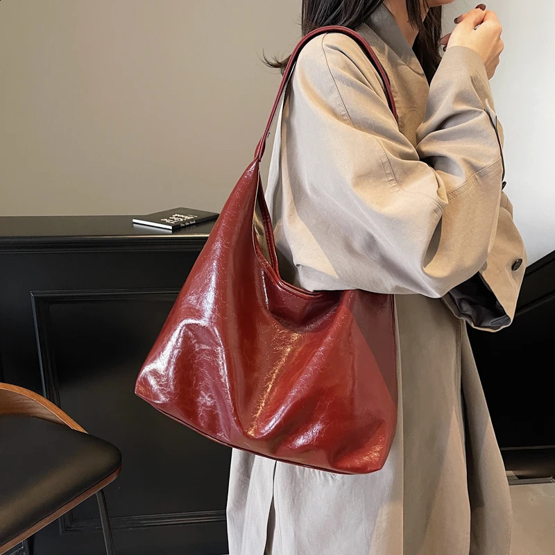 Soft PU Leather Underarm Bag Vintage Wine Red Ladies Shoulder Bag Large Handbag Womens Versatile Minimalist Tote Bag 250815