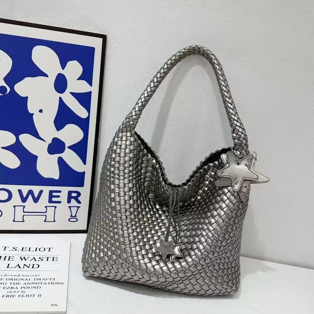 2025 Nouvelle livraison gratuite Femme Designer concepteur haut de gamme Multifonctionnel Champagne Gold Woven Woven's Sac à main de grande capac