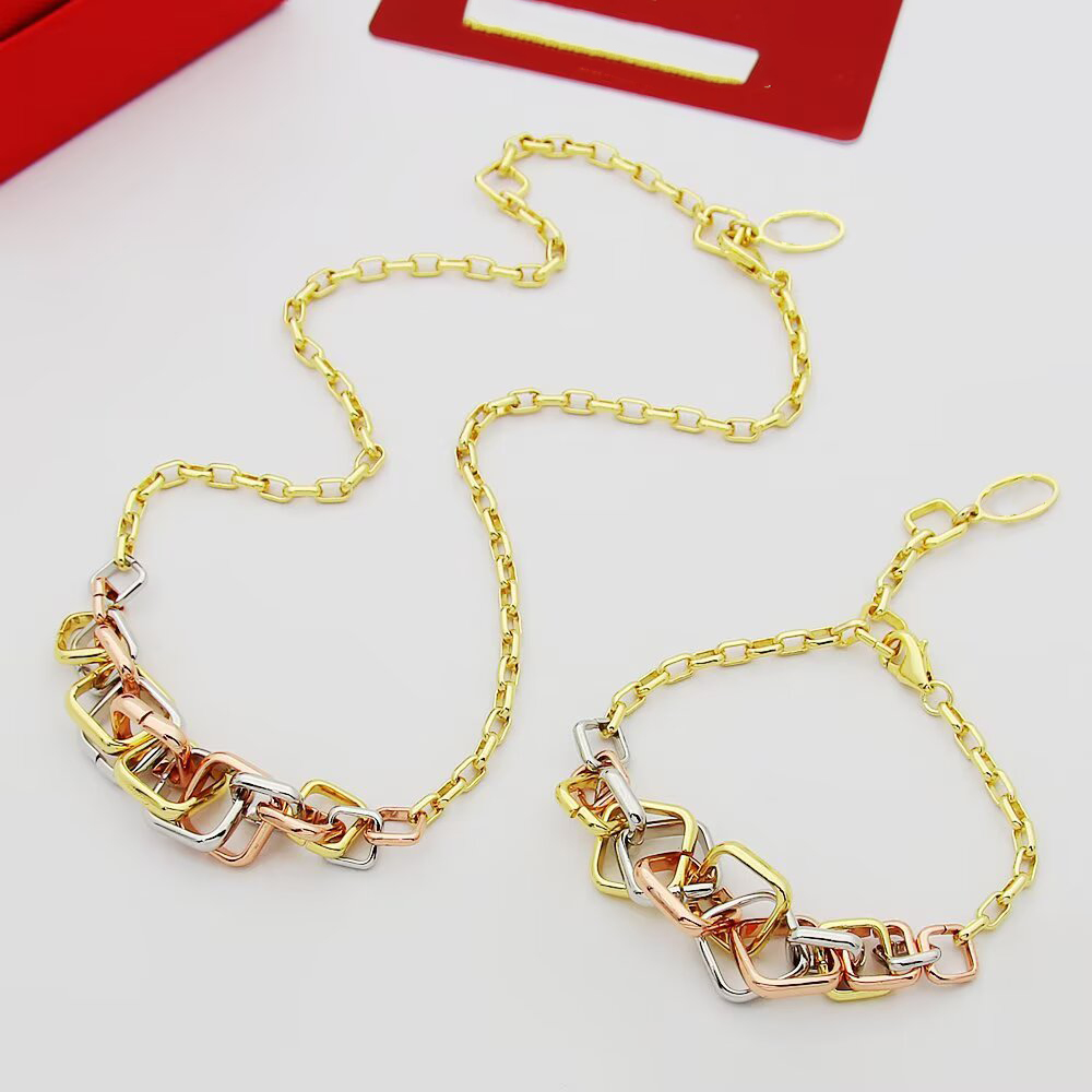 Collier de bracelet de créateur bijoux de luxe pour femmes hommes avec 18 km rose argent 3 couleurs anneaux Colliers charme bracelets pendentif c