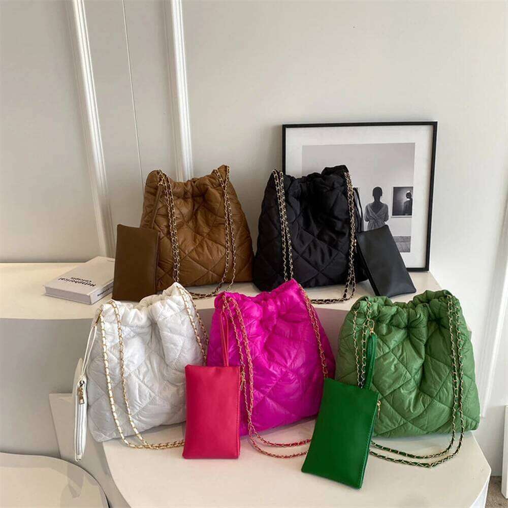 Women Shoulder Large Capacity Nylon Tote Quilted Clutch Embroidery Thread Simple Female Commuter Handbag Shopper Bag