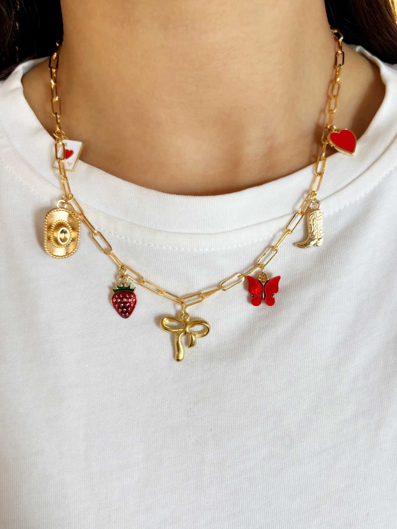Collier pendentif de fraises en acier inoxydable créatif pour femmes Charmes Bijoux délicats XJ250816