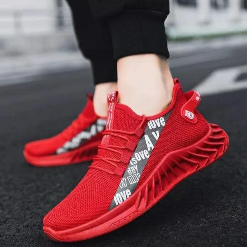 Mens mesh breathable casual sneakers summer soft sole non-slip comfort outdoor running shoes fashion student light sports shoes 250811
