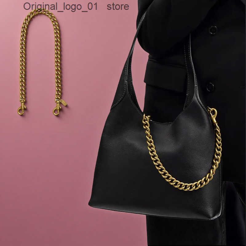 Womens Keyring Cute Designer Key Chain with Cherry Pattern Fashionable Keychains Charms for Handbags Lightweight for Daily Use Z250814