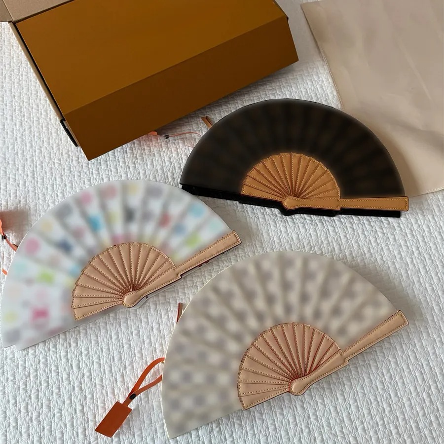 Nouveau ventilateur de luxe en cuir pour accessoires de sacs d'articles de mode associés à des sacs à la mode