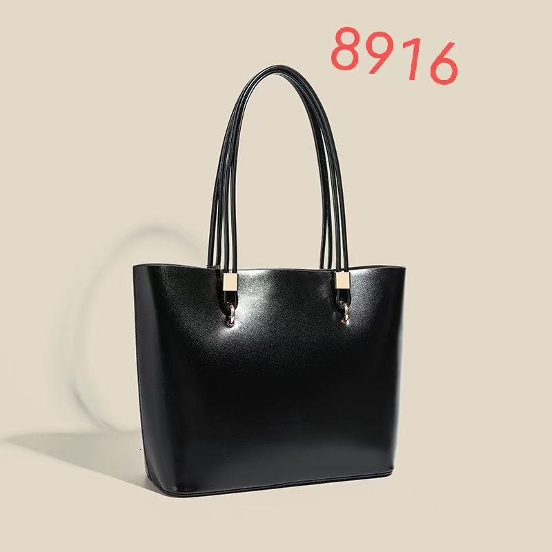 Guangzhou Women's High-Quality Texture Niche Design Tote Women New Versatile Large Capacity Commuter Shoulder Bag