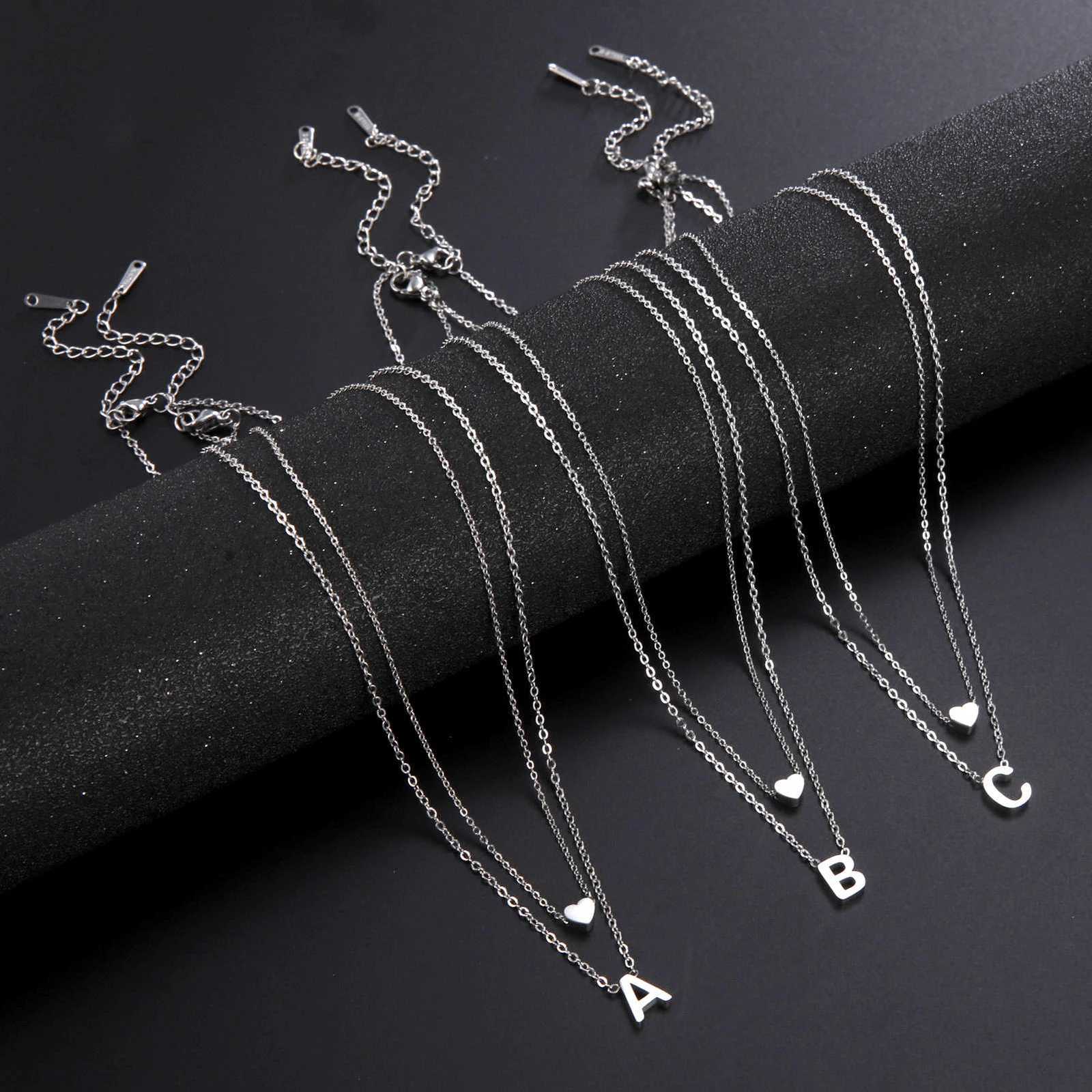 Amaxer Lettre initiale Collier à double couche Pendant Amaxer pour les femmes Girl A-Z Alphabet en acier inoxydable Collier de cou collier XJ2508