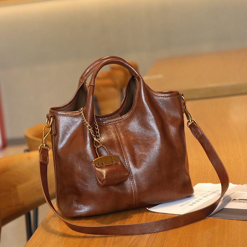 Guangzhou Women's New Genuine Leather Handbag Small Tote Simple Casual Shoulder Crossbody Bag