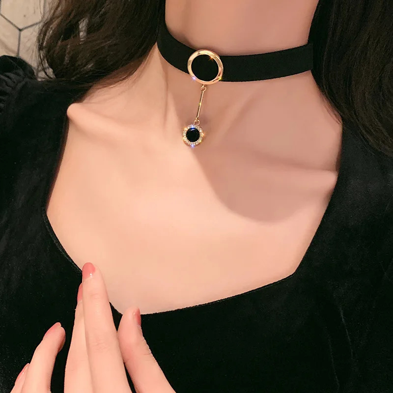 Korean Fashion Velvet Choker Necklace for Women Vintage Sexy Lace with Pendants Gothic Girl Neck Jewelry Accessories 250811