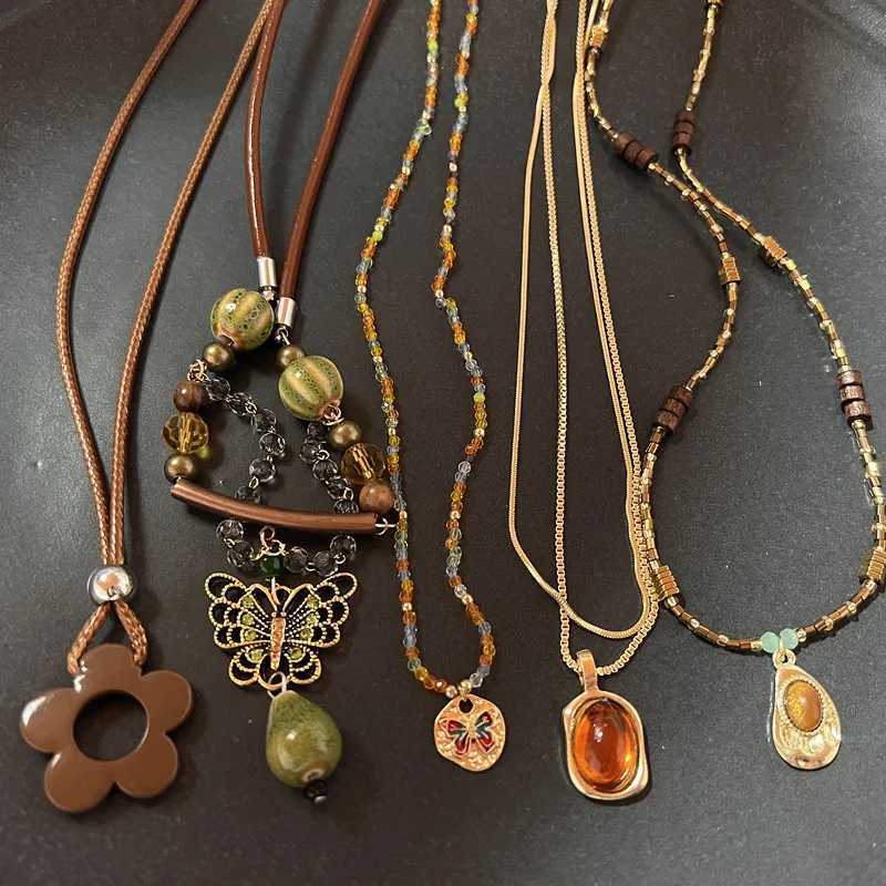 Vintage Brown Natural Stone Pendant Necklace for Women Fashion Geometric Long Leather Rope Necklace Sweater Chain Jewelry Gifts XJ250816