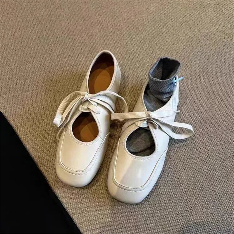 Femmes Flats Locs de baskets décontractées Toe Toe Sport Summer Summer Running Shoes Elegant Shoes Party Zapatos 250814