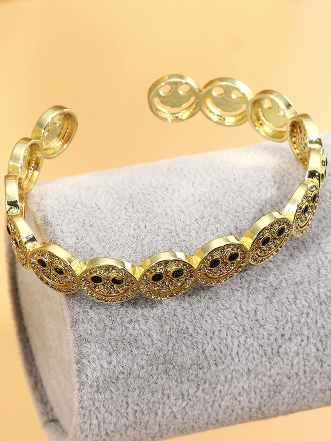 Bracelet élégant bracelet bracelet cuivre en cuivre en or zircone charme fête des femmes hommes cadeaux bijoux accès 250811